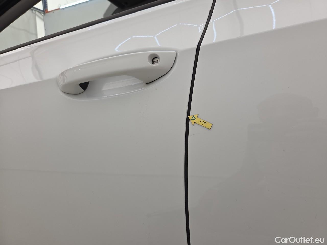  Volkswagen  Golf  Life 2.0 TDI #2
