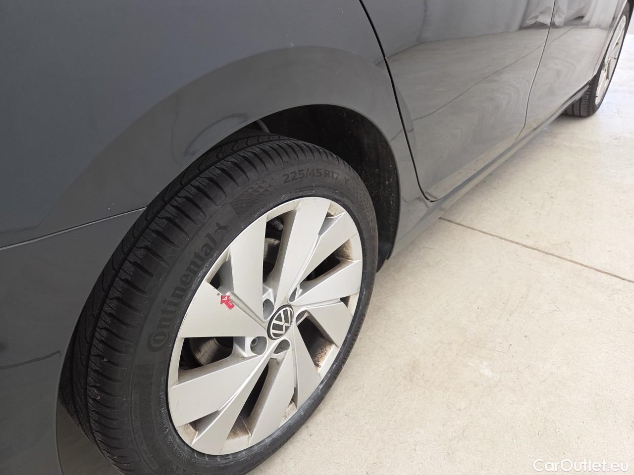  Volkswagen  Golf  2.0 TDI 150HP DSG Style Variant #33