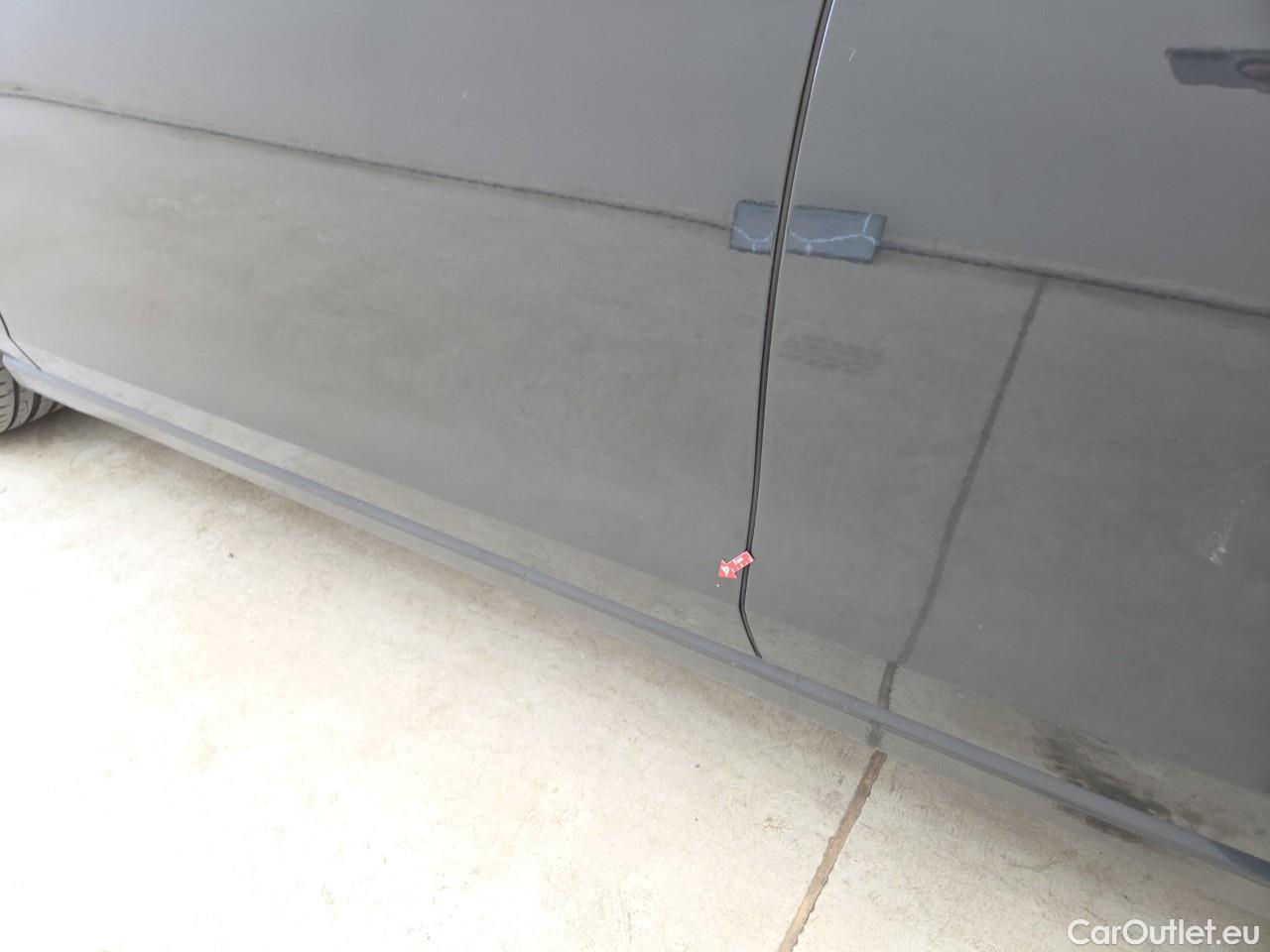  Volkswagen  Golf  2.0 TDI 150HP DSG Style Variant #1