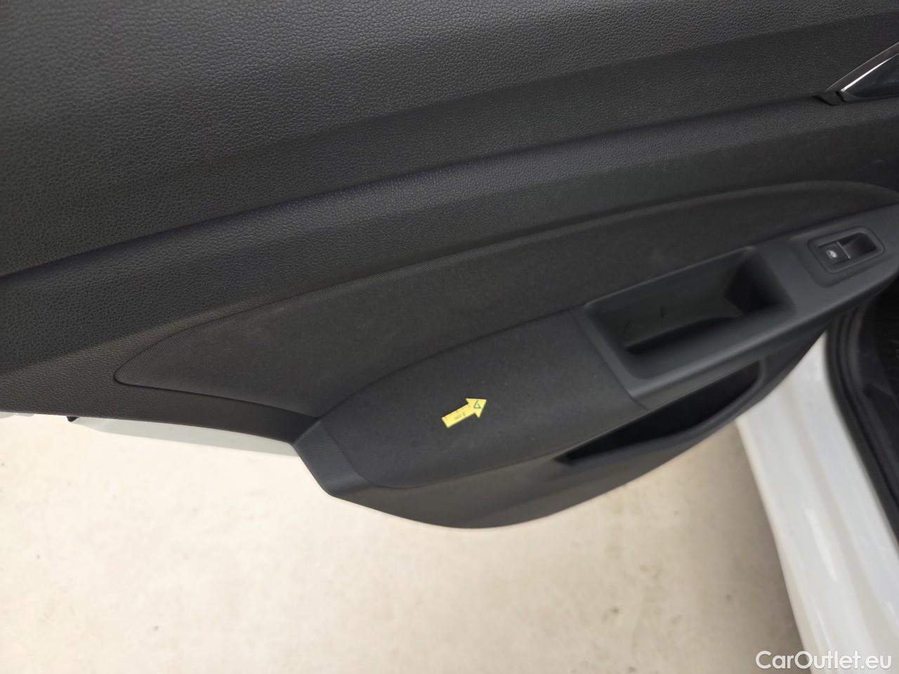  Volkswagen  Golf  Life 2.0 TDI #48