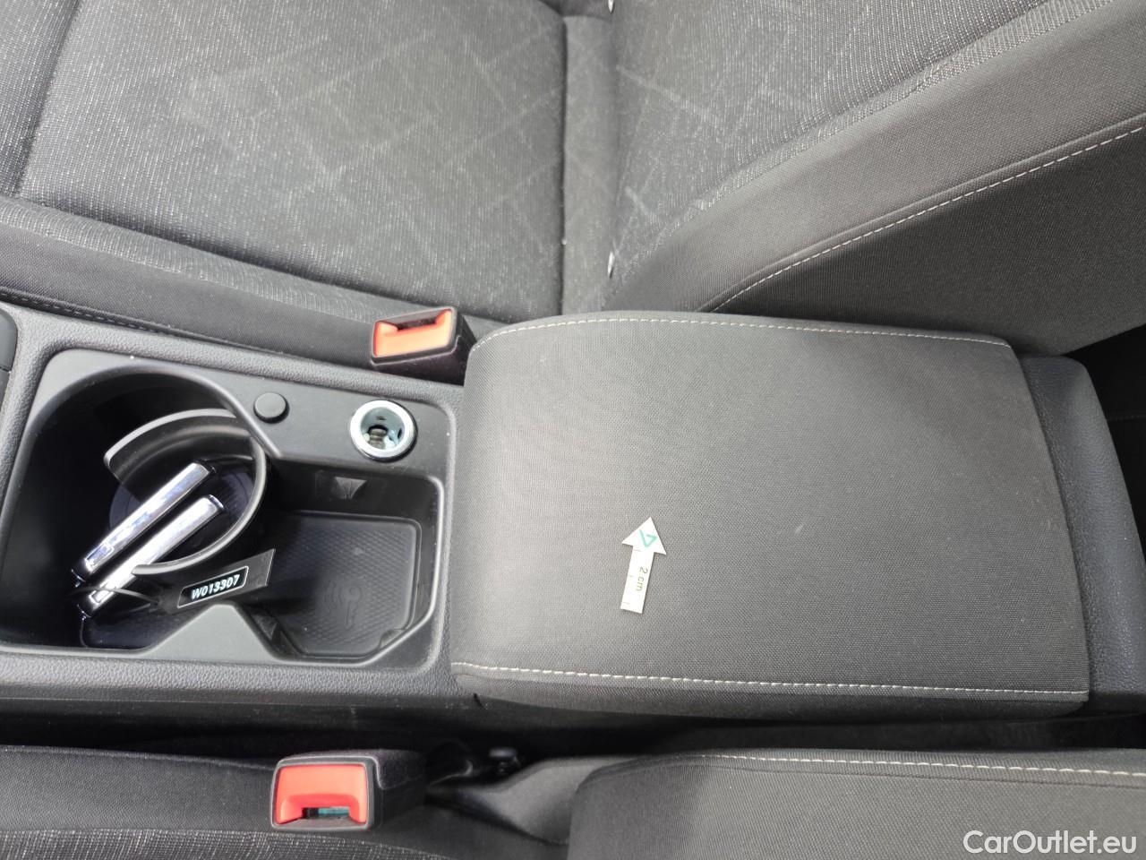  Volkswagen  Golf  Life 2.0 TDI #39