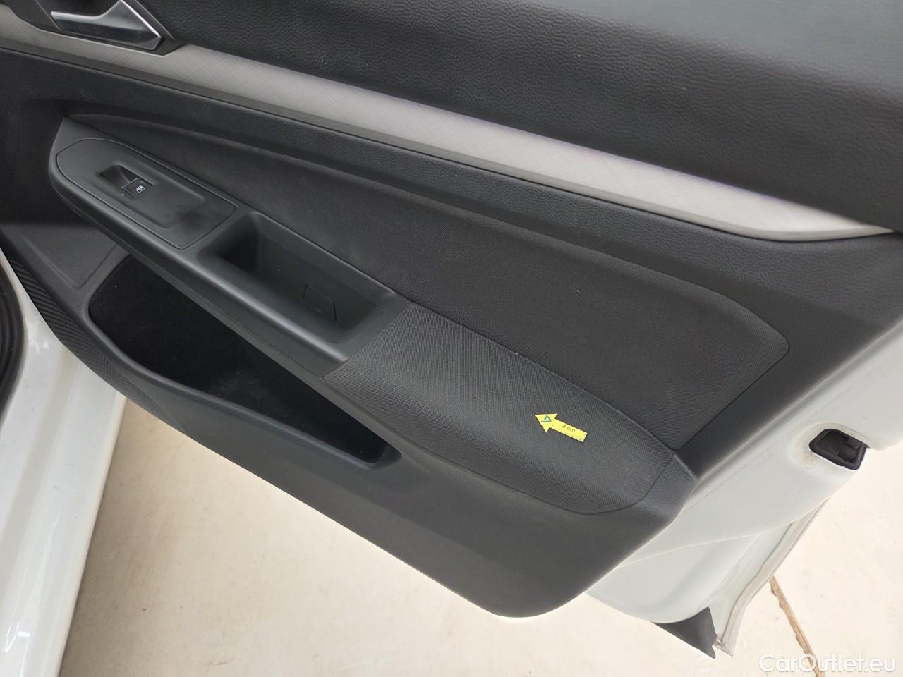  Volkswagen  Golf  Life 2.0 TDI #58