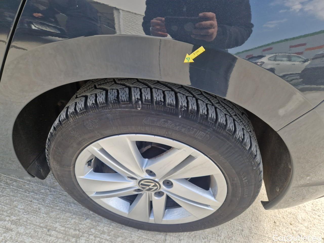  Volkswagen  Golf  Life 1.0 TSI #35