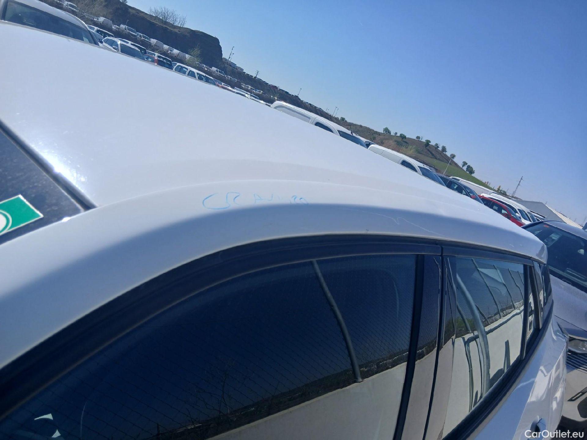  Peugeot  2008 PEUGEOT  / 2019 / 5P / todoterreno Active BlueHDI 81kW (110CV) #20