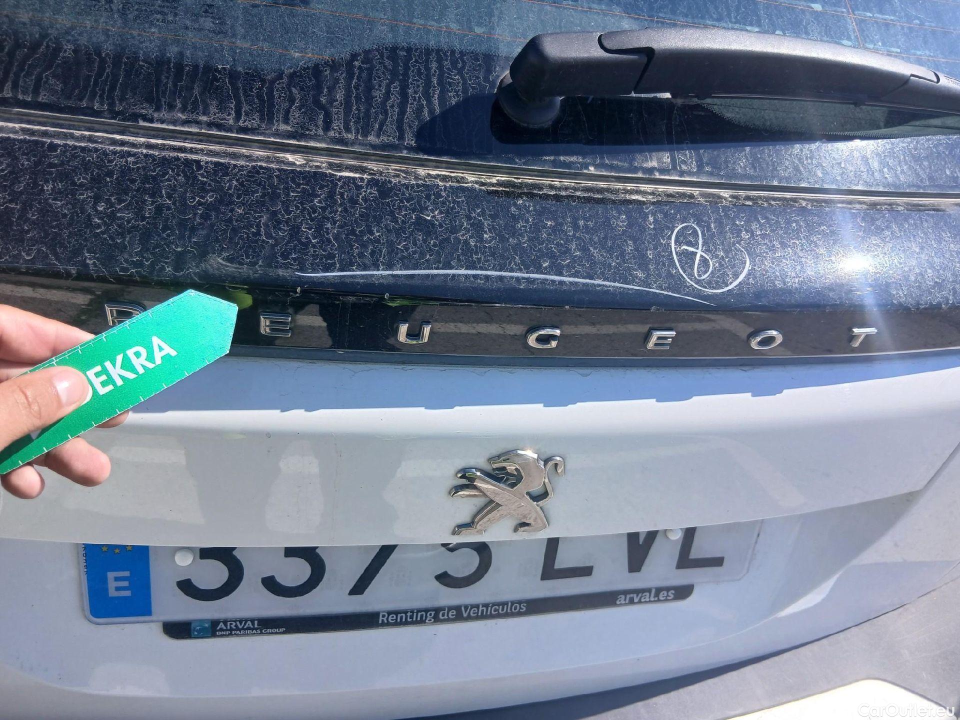  Peugeot  2008 PEUGEOT  / 2019 / 5P / todoterreno Active BlueHDI 81kW (110CV) #25
