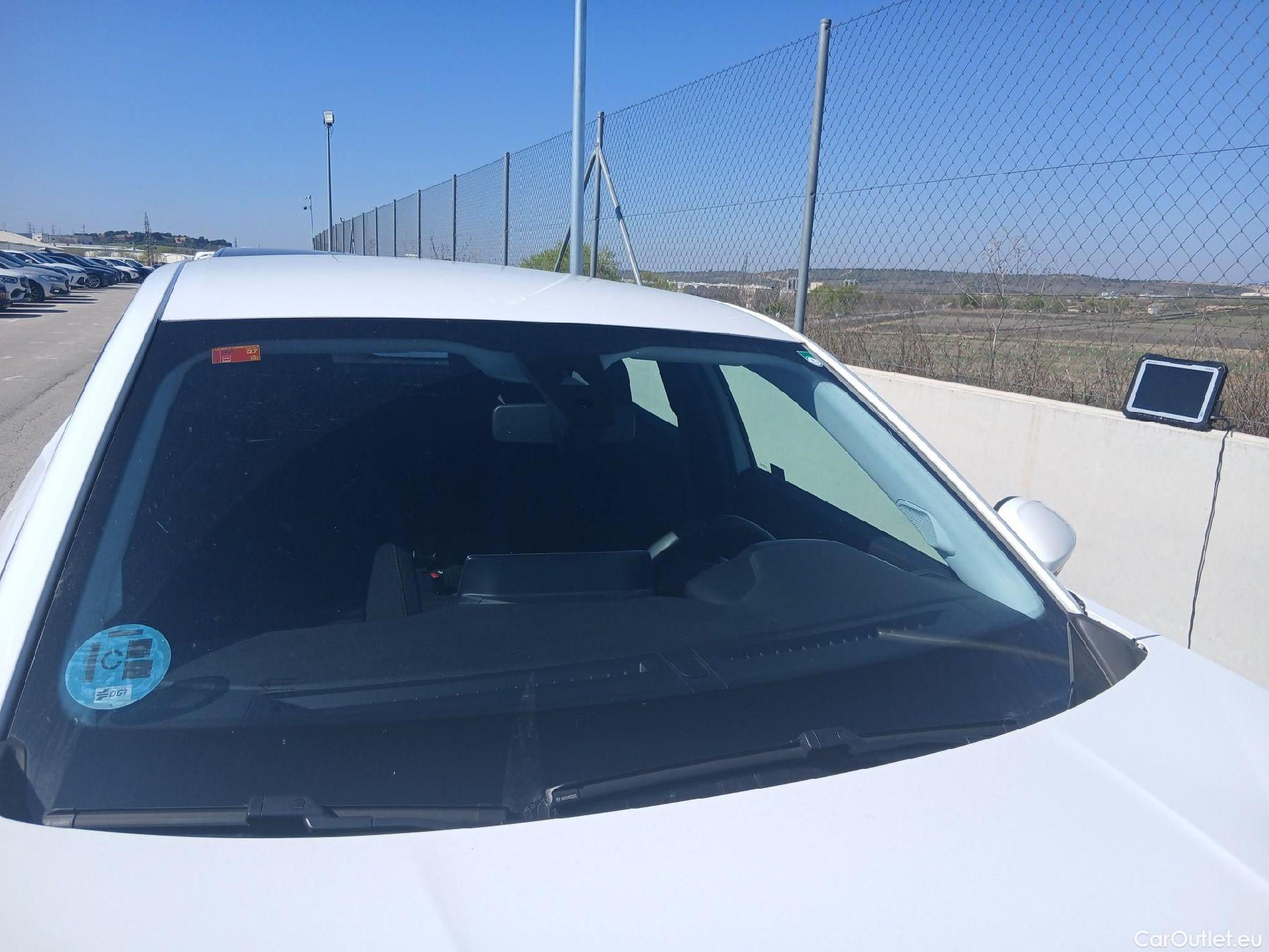  Peugeot  2008 PEUGEOT  / 2019 / 5P / todoterreno Active BlueHDI 81kW (110CV) #11