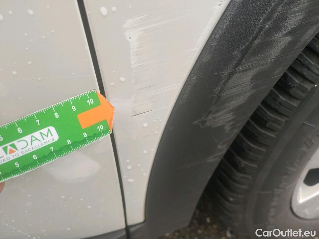  Peugeot  3008 PEUGEOT  / 2020 / 5P / todoterreno 1.2 PureTech 96KW S&S Active Pack EAT8 #16