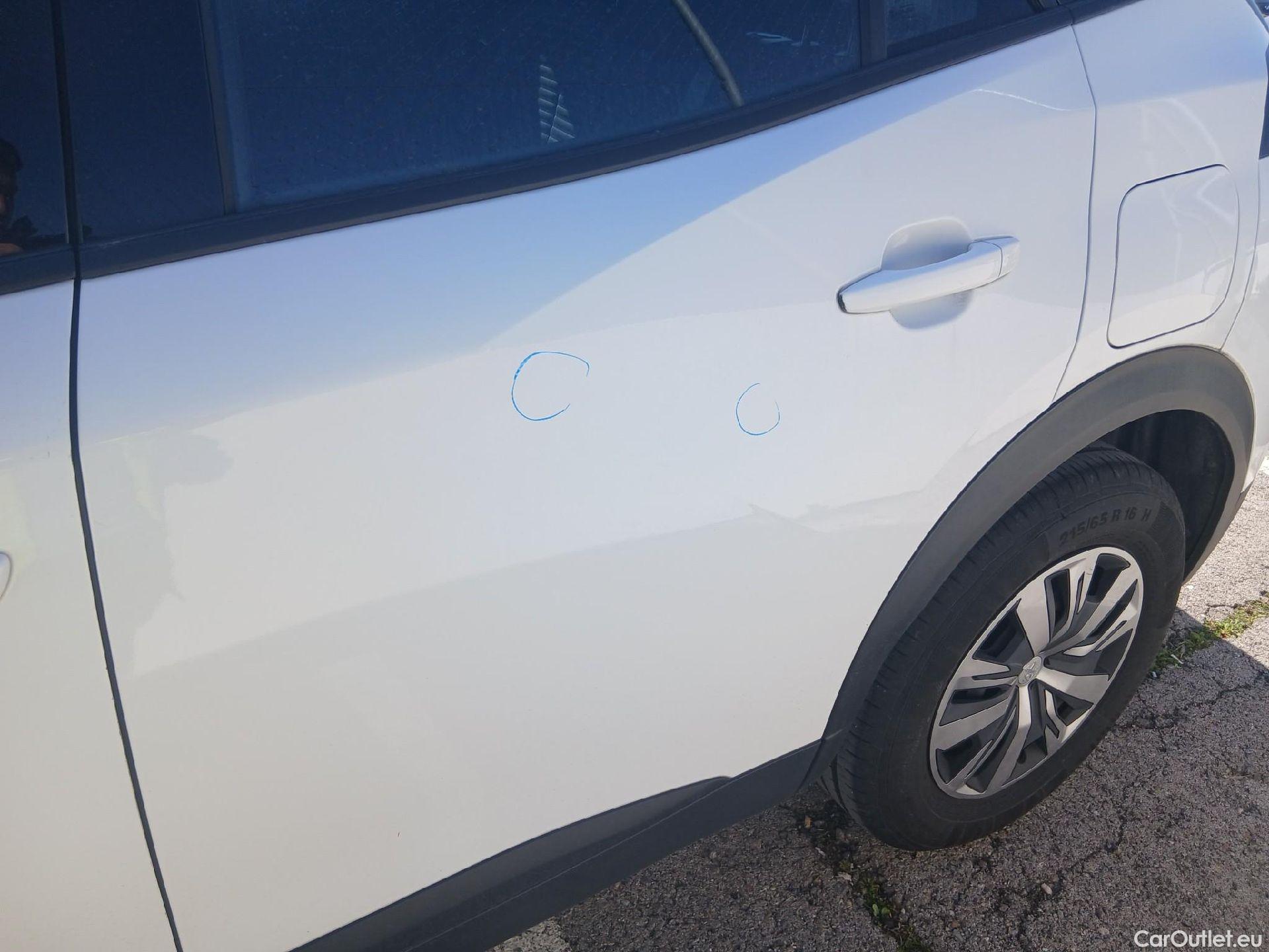  Peugeot  2008 PEUGEOT  / 2019 / 5P / todoterreno Active BlueHDI 81kW (110CV) #16