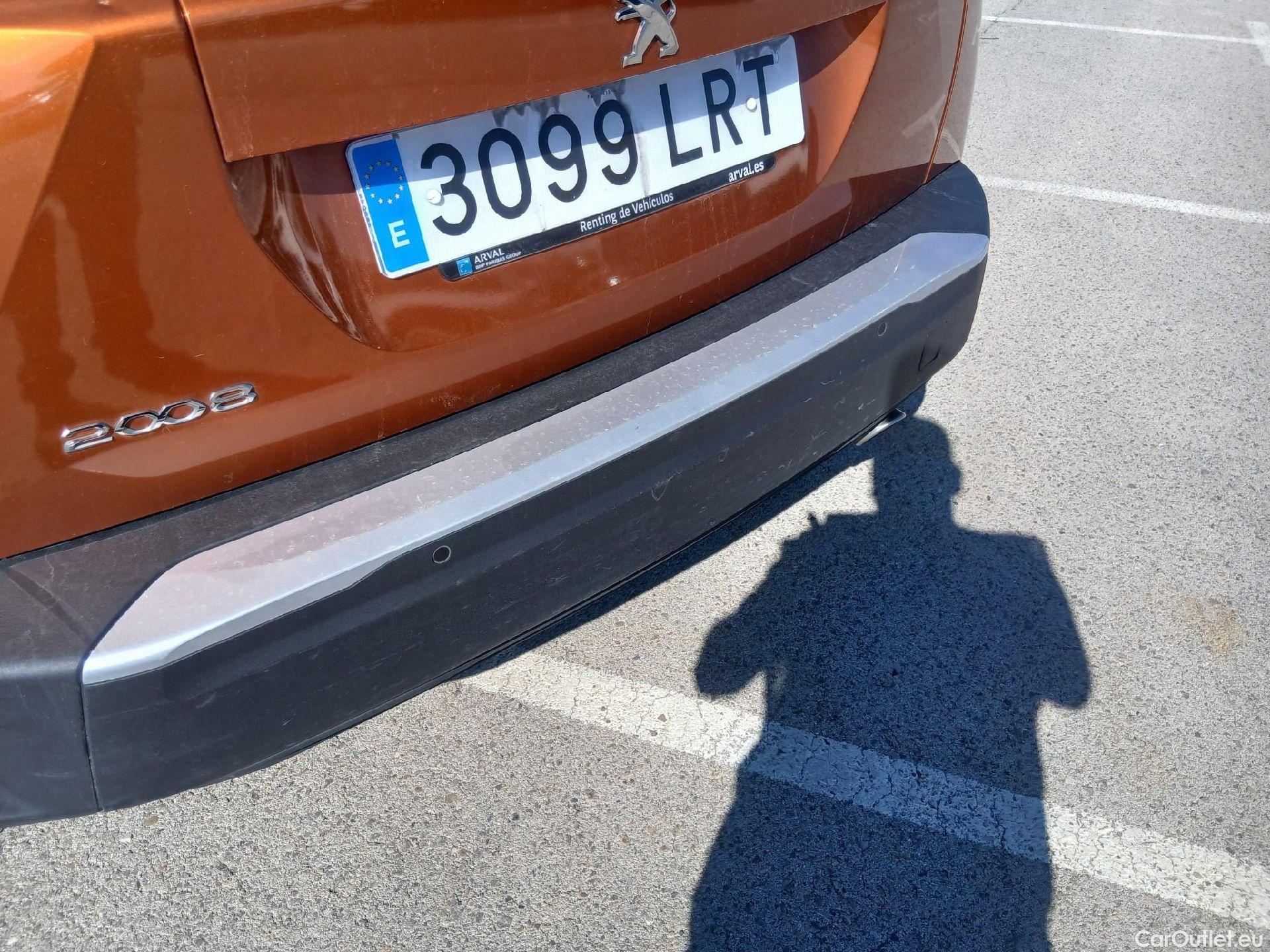  Peugeot  2008 PEUGEOT  / 2019 / 5P / todoterreno Active BlueHDI 81kW (110CV) #24
