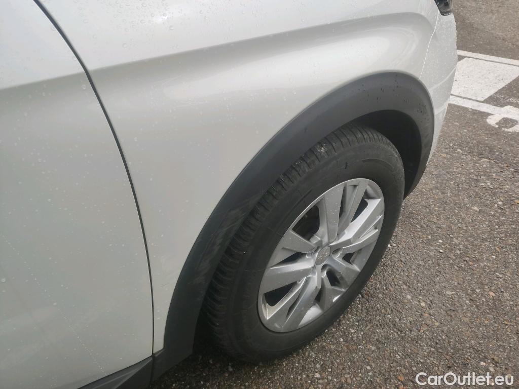 Peugeot  3008 PEUGEOT  / 2020 / 5P / todoterreno 1.2 PureTech 96KW S&S Active Pack EAT8 #21