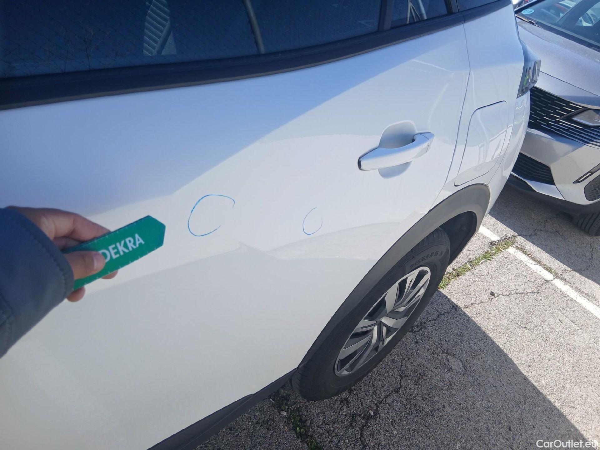  Peugeot  2008 PEUGEOT  / 2019 / 5P / todoterreno Active BlueHDI 81kW (110CV) #17