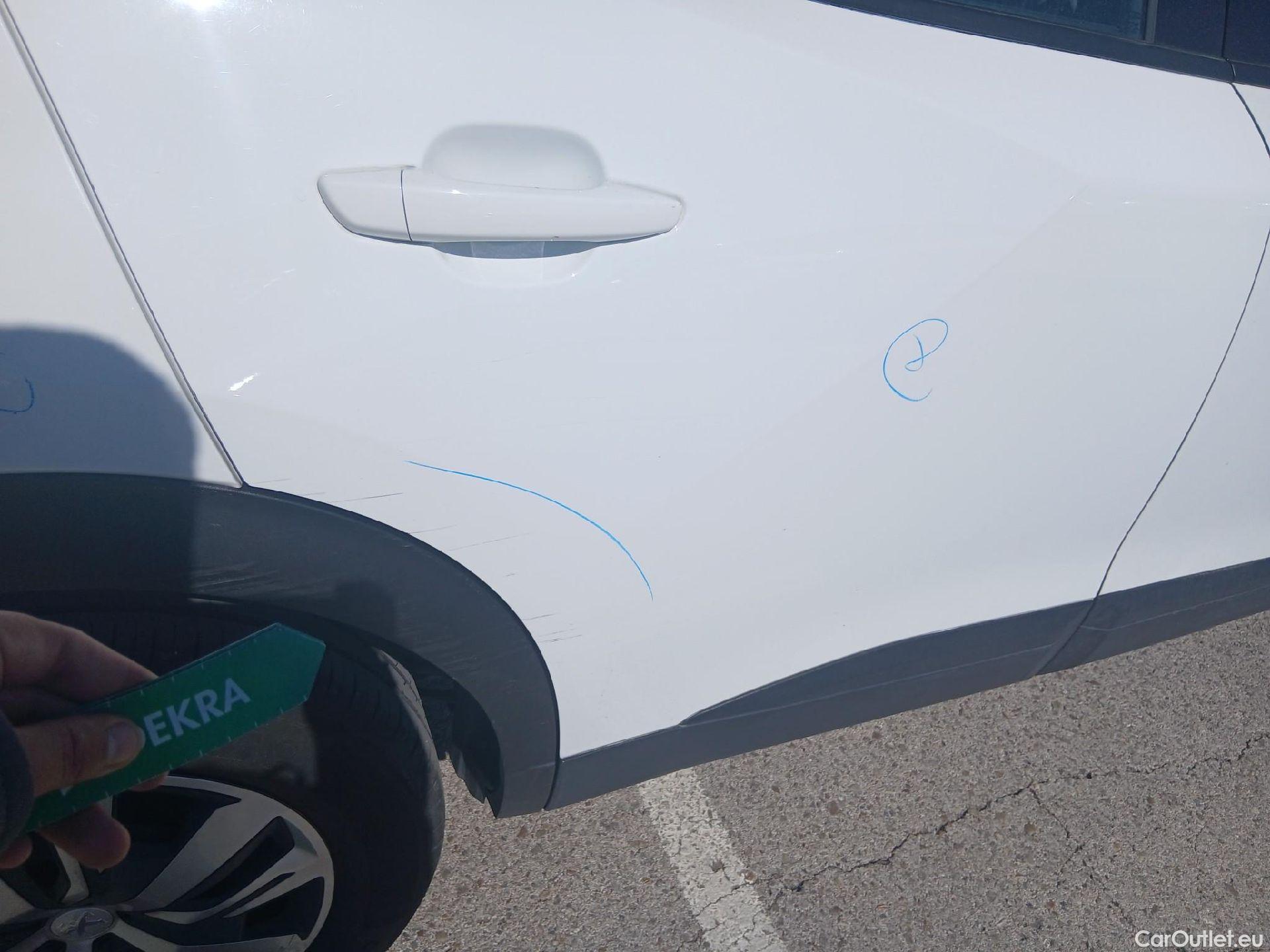  Peugeot  2008 PEUGEOT  / 2019 / 5P / todoterreno Active BlueHDI 81kW (110CV) #31