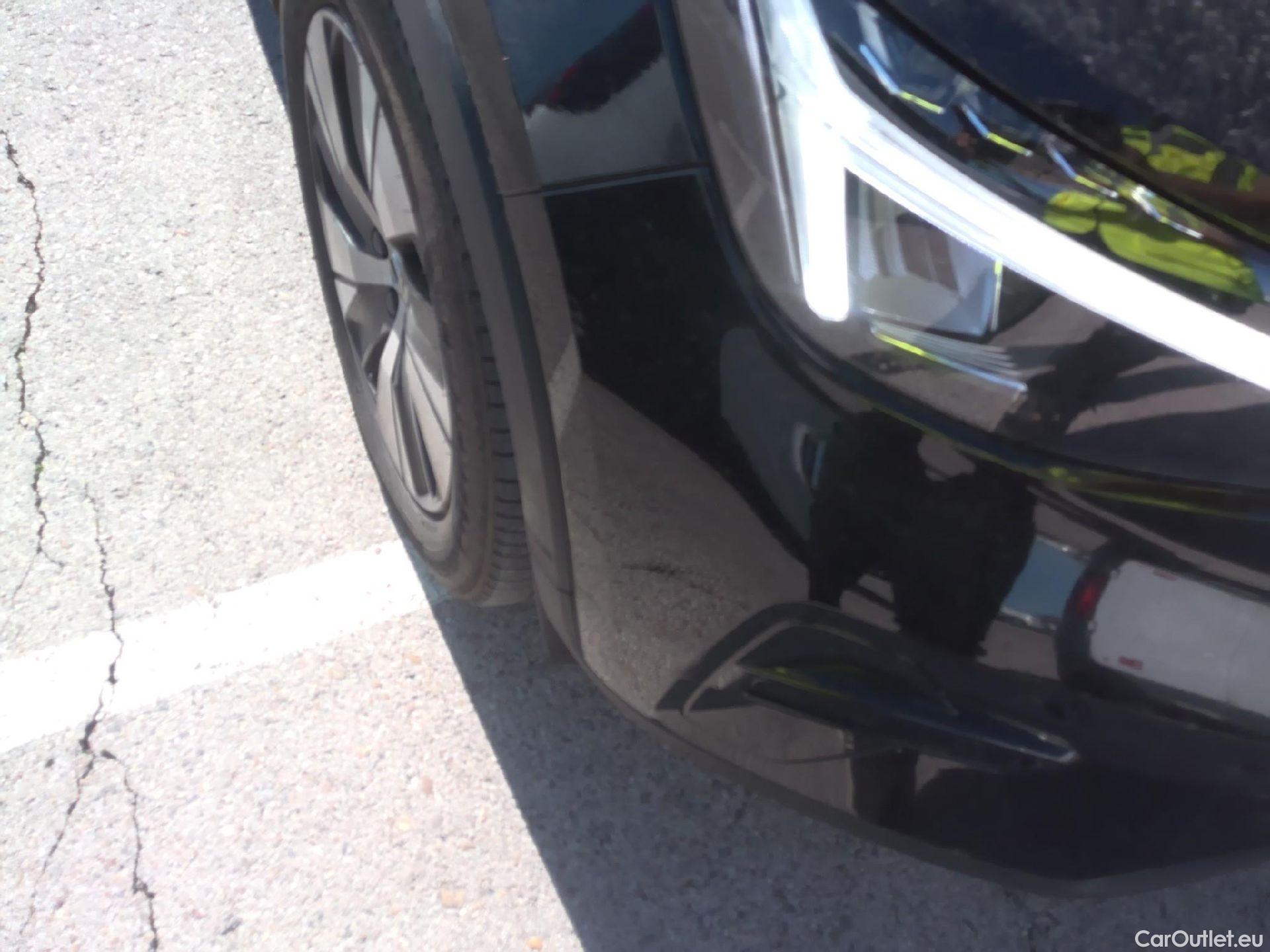  Volvo  XC 40 VOLVO XC40 todoterreno 1.5 T4 Recharge PHEV Plus Dark Auto 210 CV 10 kWh #6