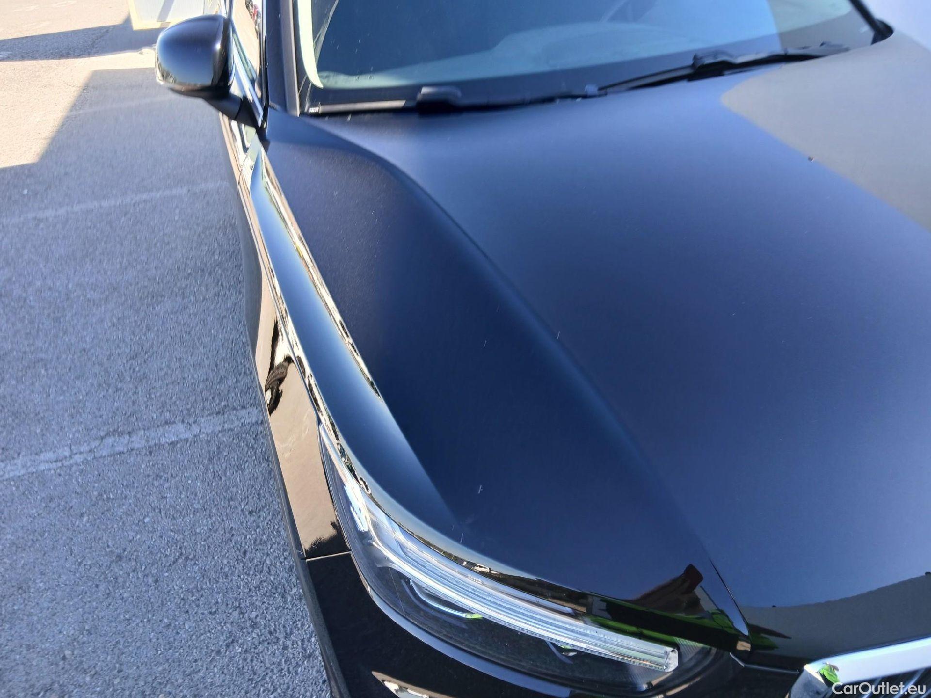  Volvo  XC 40 VOLVO XC40 / 2017 / 5P / todoterreno 1.5 T4 Twin Recharge Inscription Ex Auto #2