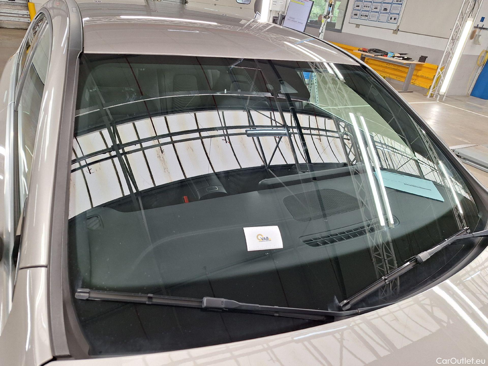  Mercedes  A-Klasse Mercedes, A-Class Berline '18, Mercedes-Benz  Limousine A 180 d DCT Busin #23