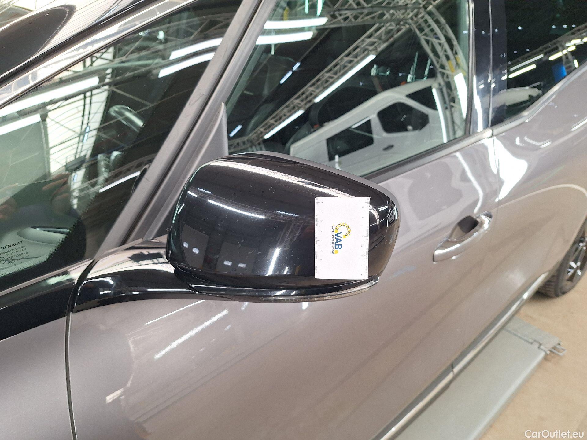  Renault  Grand Scenic Renault, Gr.Scénic '16, Renault Grand Scénic TCe 140 EDC Black Edition 5d #24