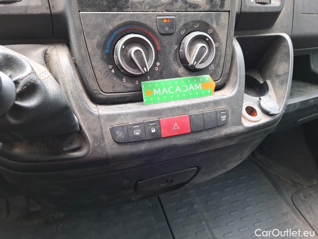  Citroen  Jumper CITROEN  / 2014 / 4P / Fourgon tôlé 33 L2H2 BlueHDi 120 S&S BVM6 Club #93