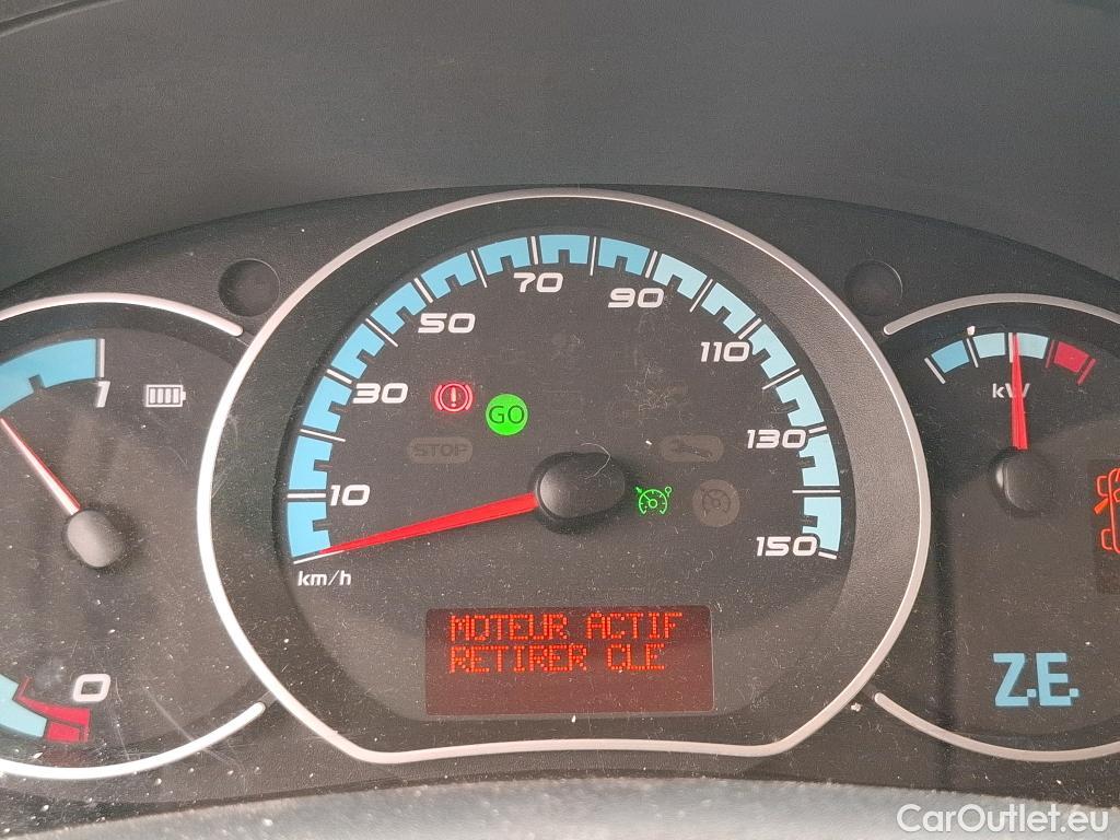  Renault  Kangoo RENAULT  Express / 2013 / 3P / Fourgonnette Z.E. ExtraRLink Achat Integral - 19 #54