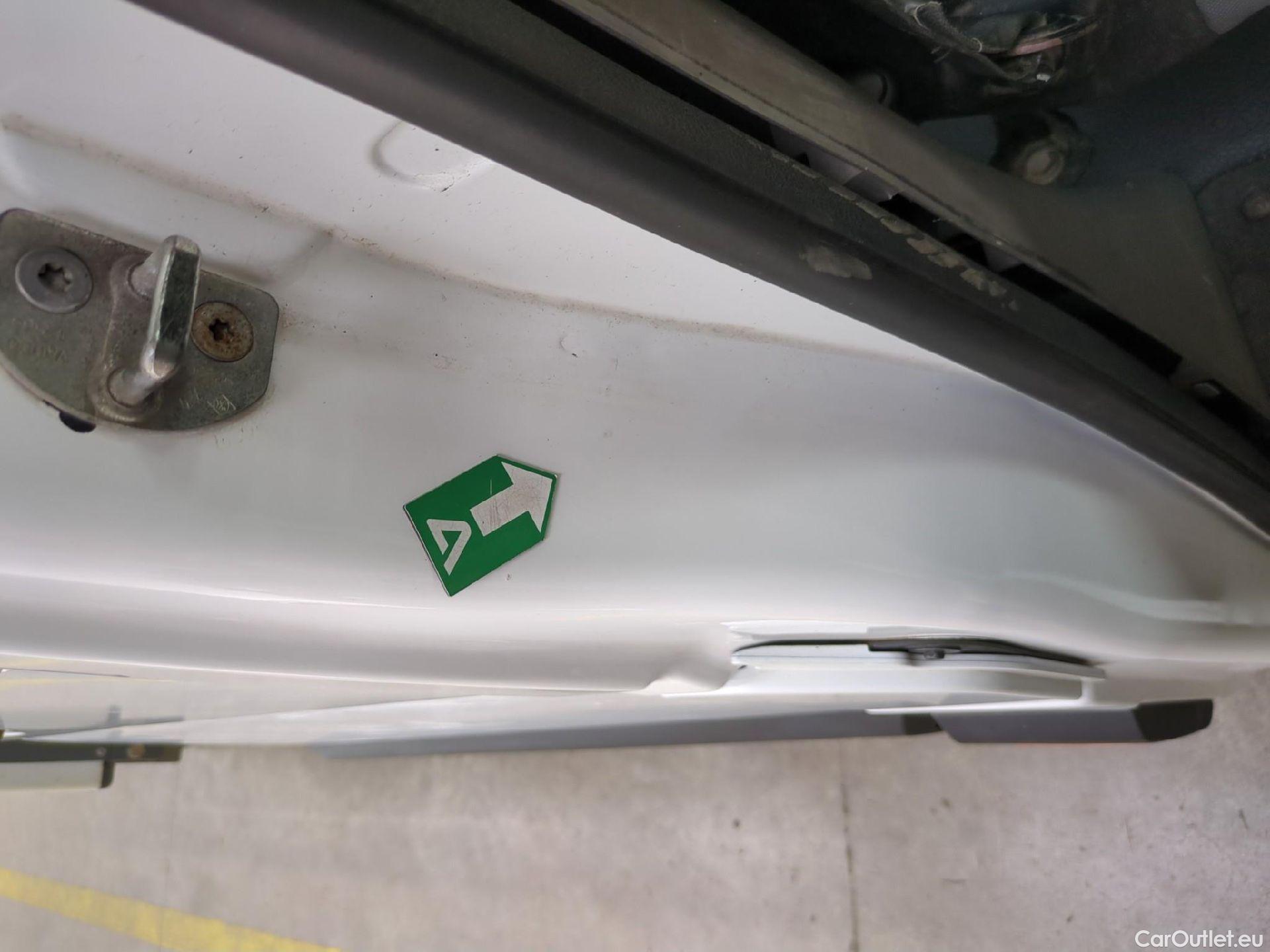  Renault  Master  Chassis dble Cabine L3H1 3 5t 2.3 dCi 145CV BVM6 7 Sieges E5 #142
