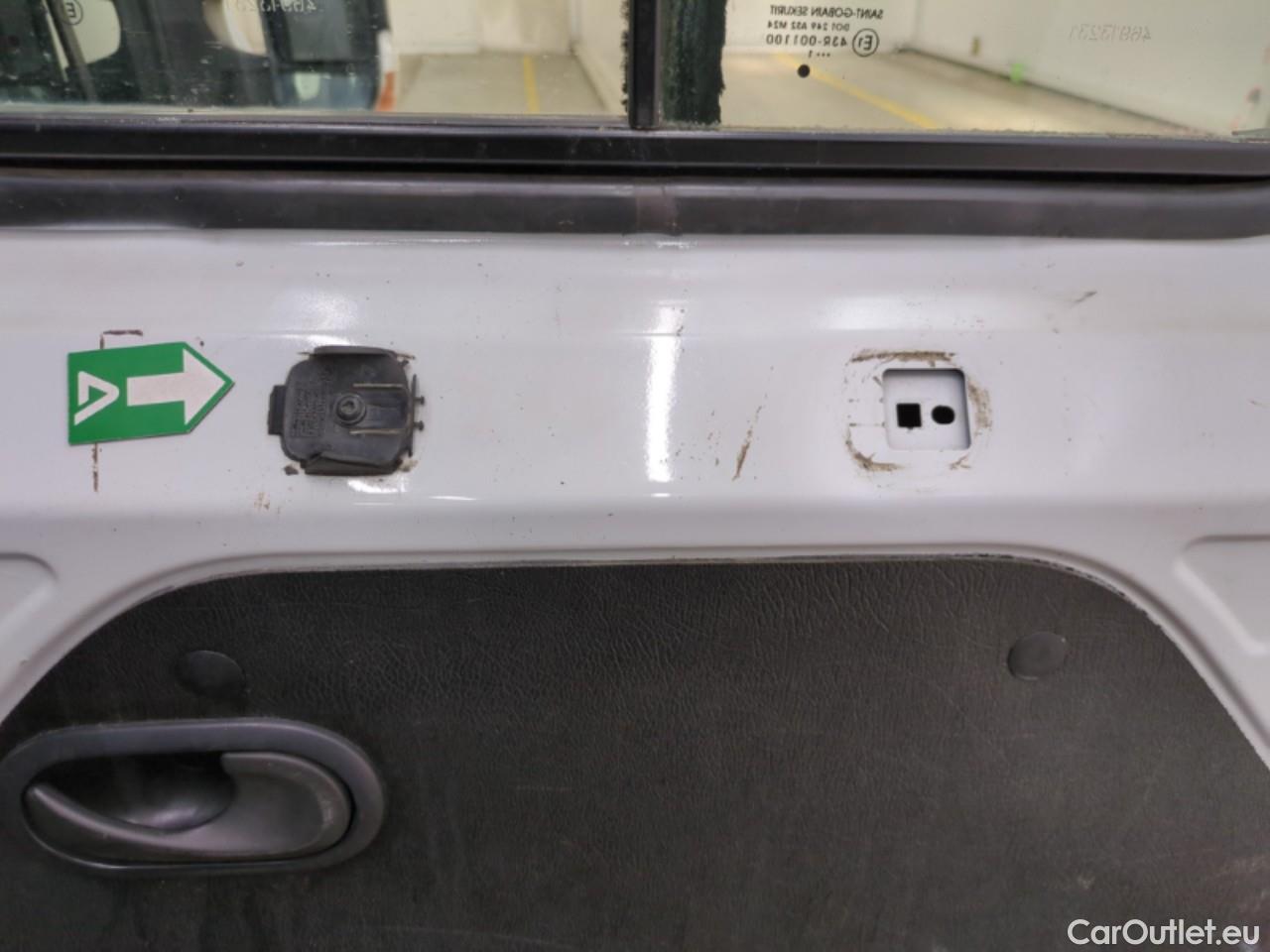  Renault  Master  Chassis dble Cabine L3H1 3 5t 2.3 dCi 145CV BVM6 7 Sieges E5 #44