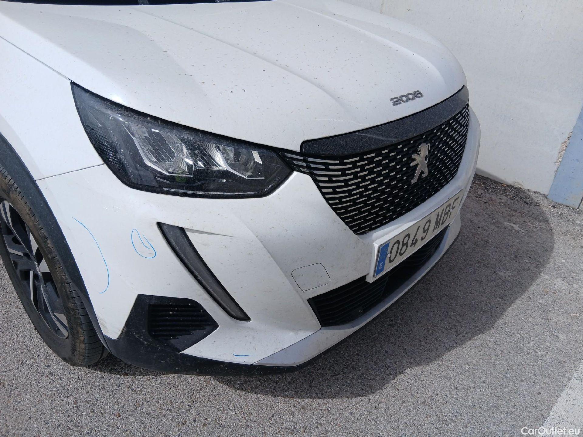  Peugeot  2008 PEUGEOT  / 2019 / 5P / todoterreno Allure BlueHDI 81kW (110CV) #4