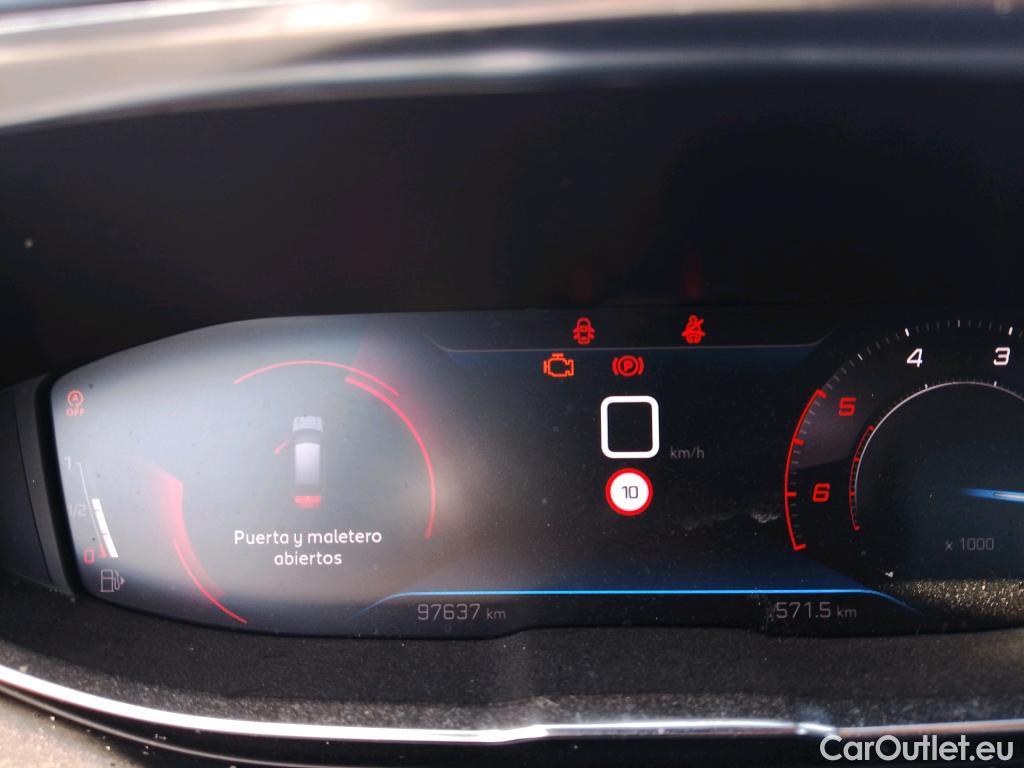  Peugeot  3008 PEUGEOT  / 2020 / 5P / todoterreno 1.5 BlueHDi 96kW (130CV) S&S Active Pack #39