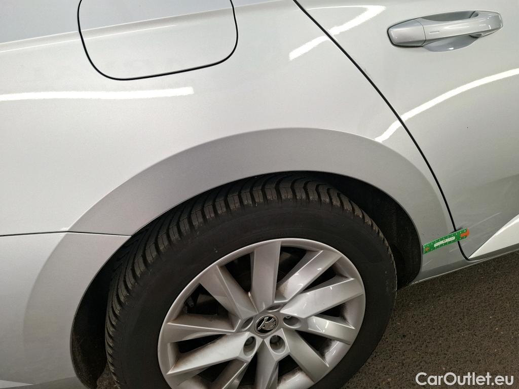  Skoda  Superb  Break Business 2.0 TDI 150CV BVA7 E6d #18
