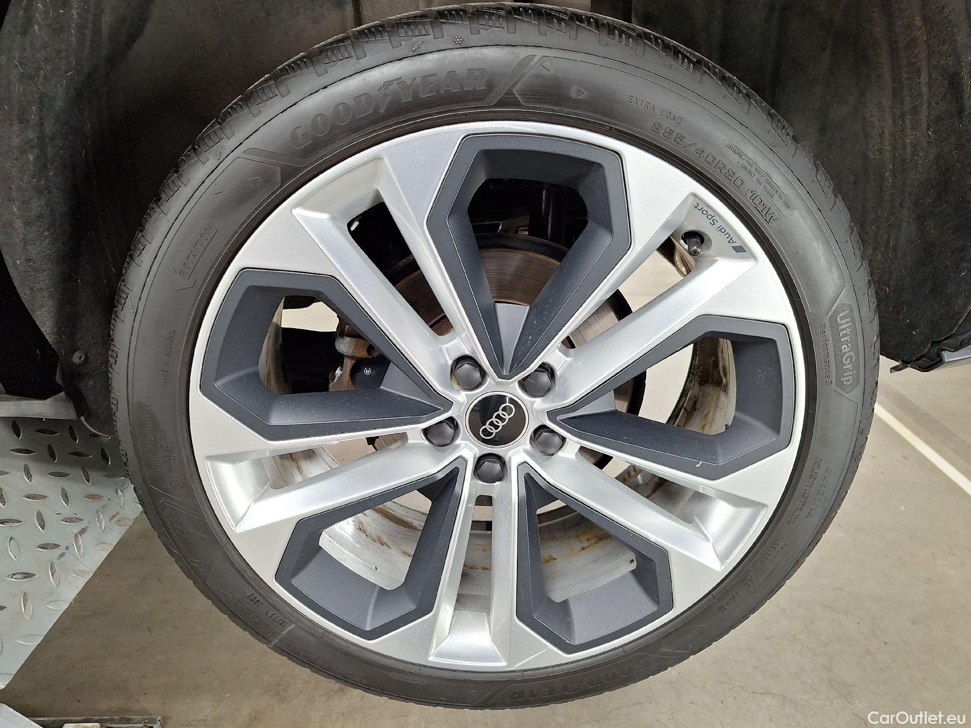  Audi  Q3 Audi,  '18, Audi  35 TDI S tronic S line Business Edition 5d #28