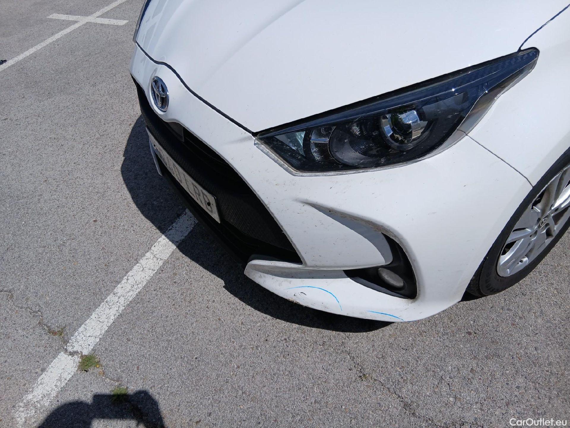  Toyota  Yaris TOYOTA  1.5 120H Business Plus #2