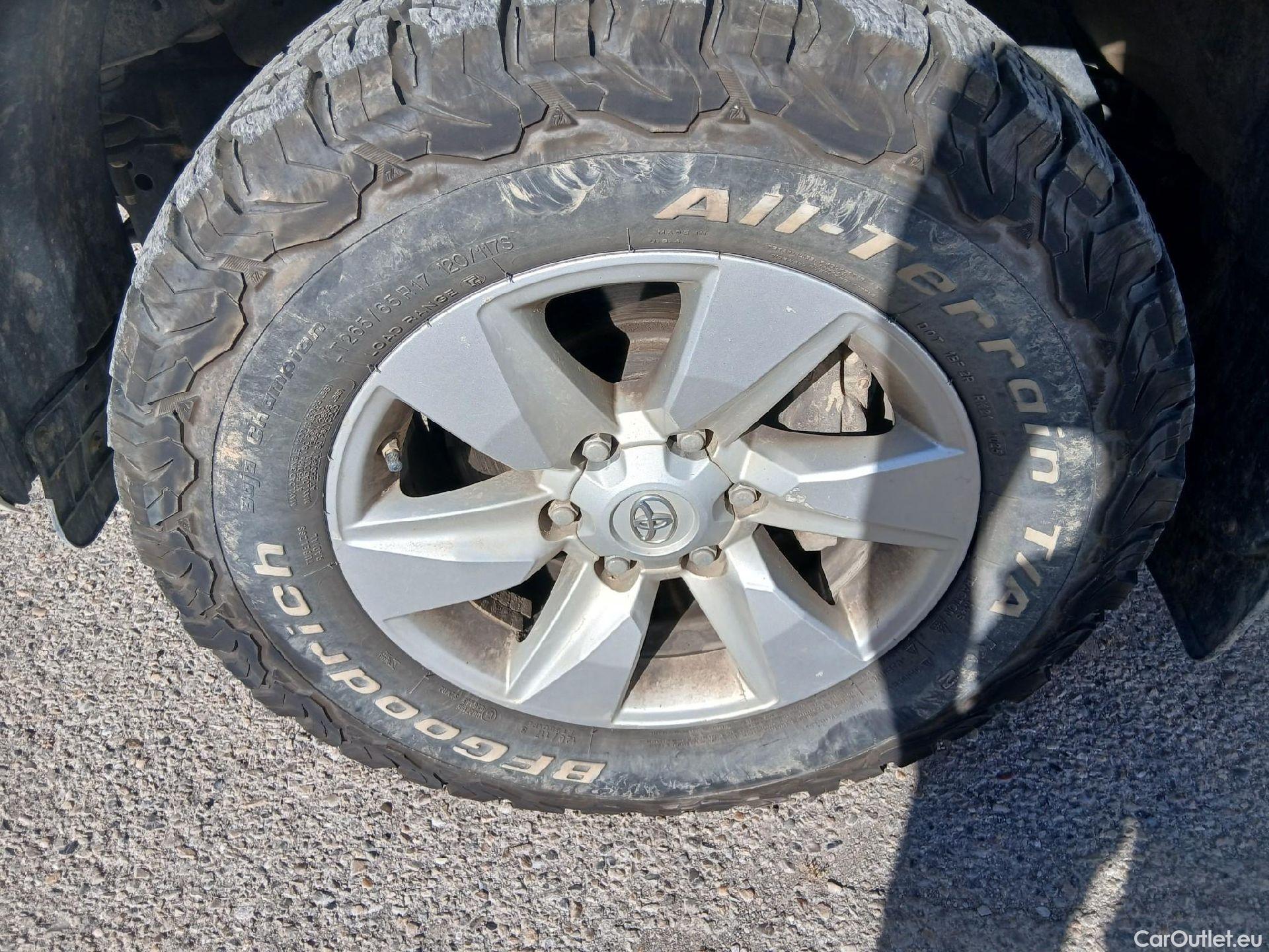  Toyota  Land Cruiser TOYOTA  / 2017 / 3P / todoterreno 2.8 D-4D GX #9