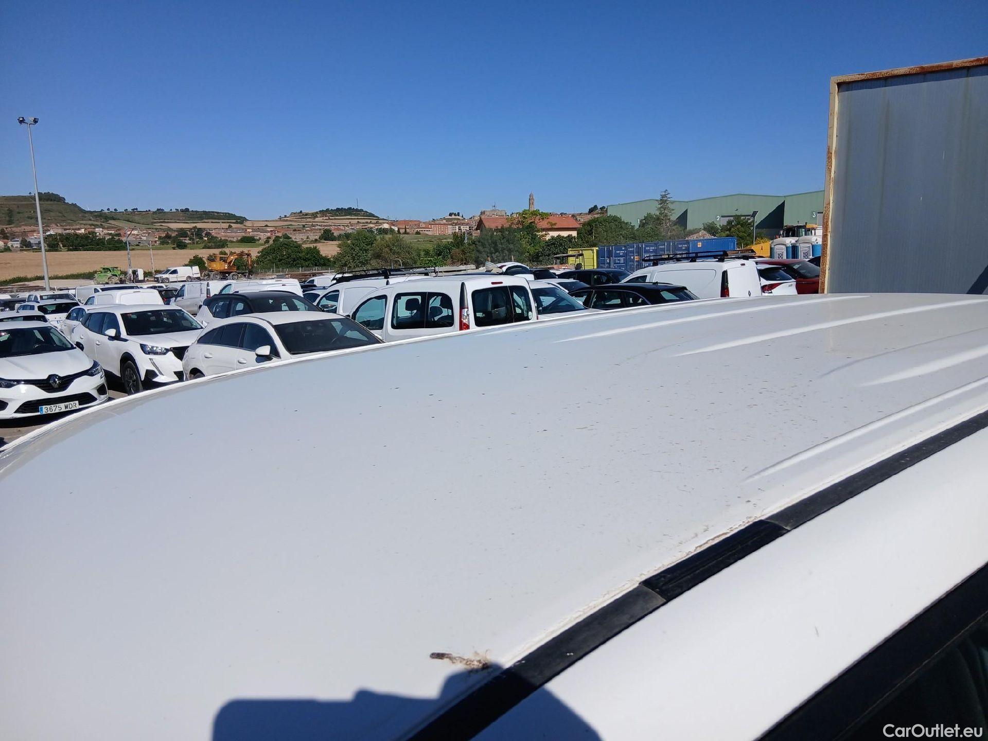  Toyota  Land Cruiser TOYOTA  / 2017 / 3P / todoterreno 2.8 D-4D GX #39