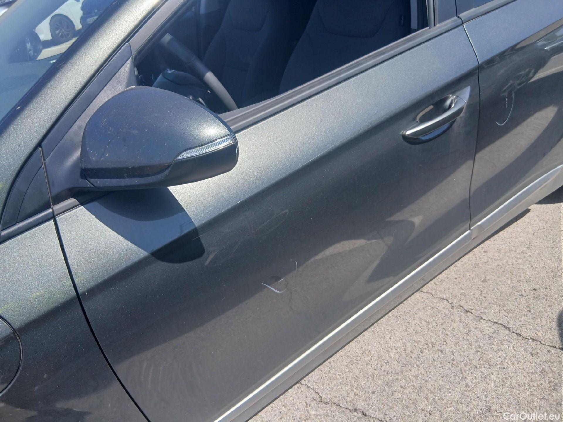  Hyundai   Ioniq HYUNDAI / 2019 / 5P / berlina con portón 1.6 GDI PHEV Klass DCT #8