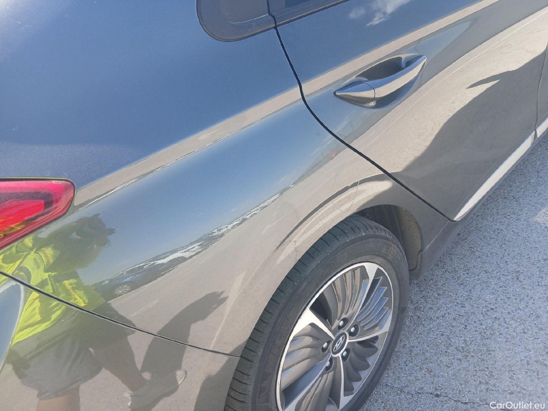  Hyundai   Ioniq HYUNDAI / 2019 / 5P / berlina con portón 1.6 GDI PHEV Klass DCT #15