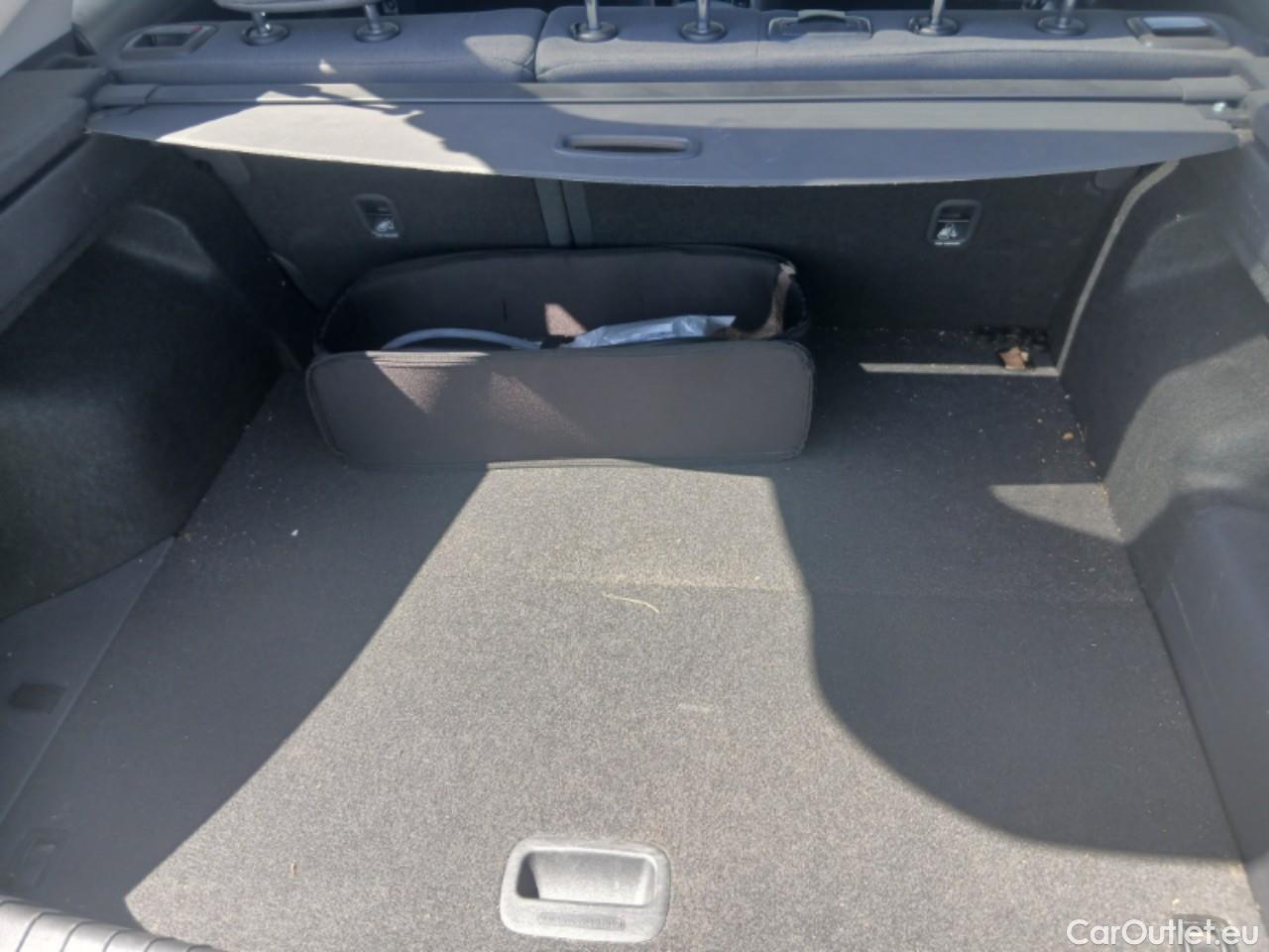  Hyundai   Ioniq HYUNDAI / 2019 / 5P / berlina con portón 1.6 GDI PHEV Klass DCT #21