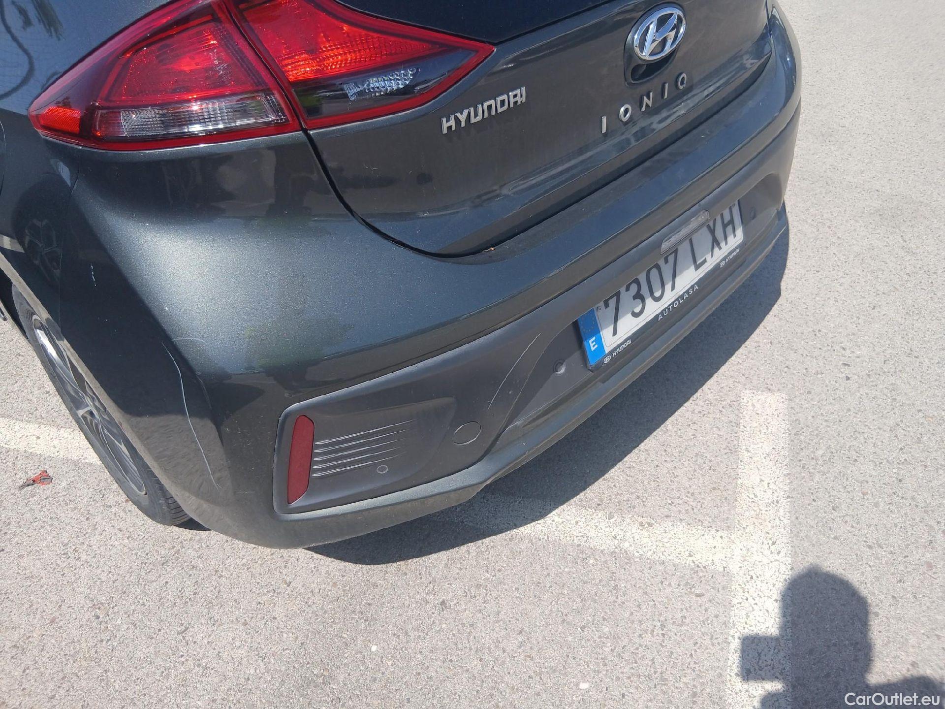  Hyundai   Ioniq HYUNDAI / 2019 / 5P / berlina con portón 1.6 GDI PHEV Klass DCT #12
