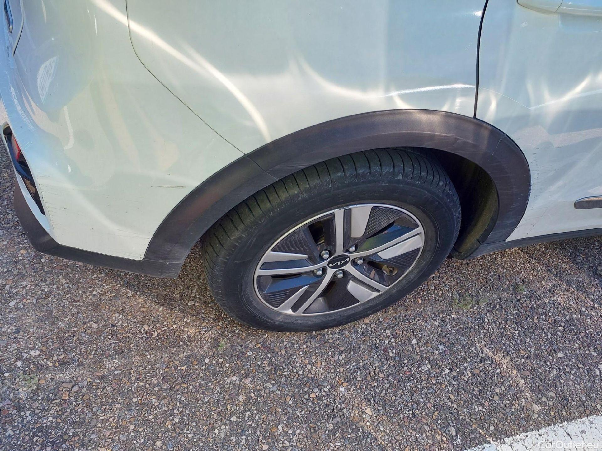  KIA  Niro KIA  1.6 GDi PHEV 141 CV Concept Plus #15