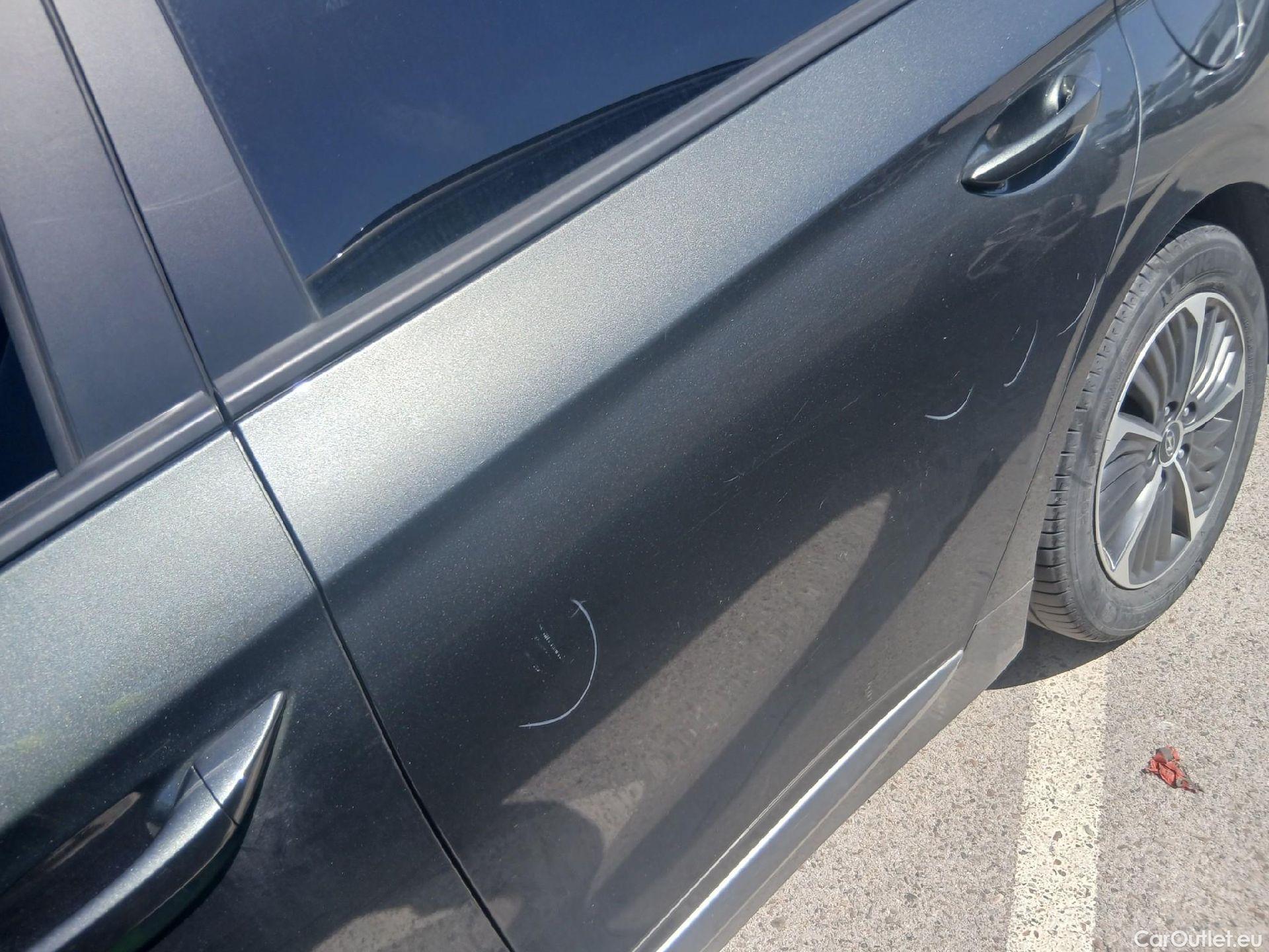  Hyundai   Ioniq HYUNDAI / 2019 / 5P / berlina con portón 1.6 GDI PHEV Klass DCT #9