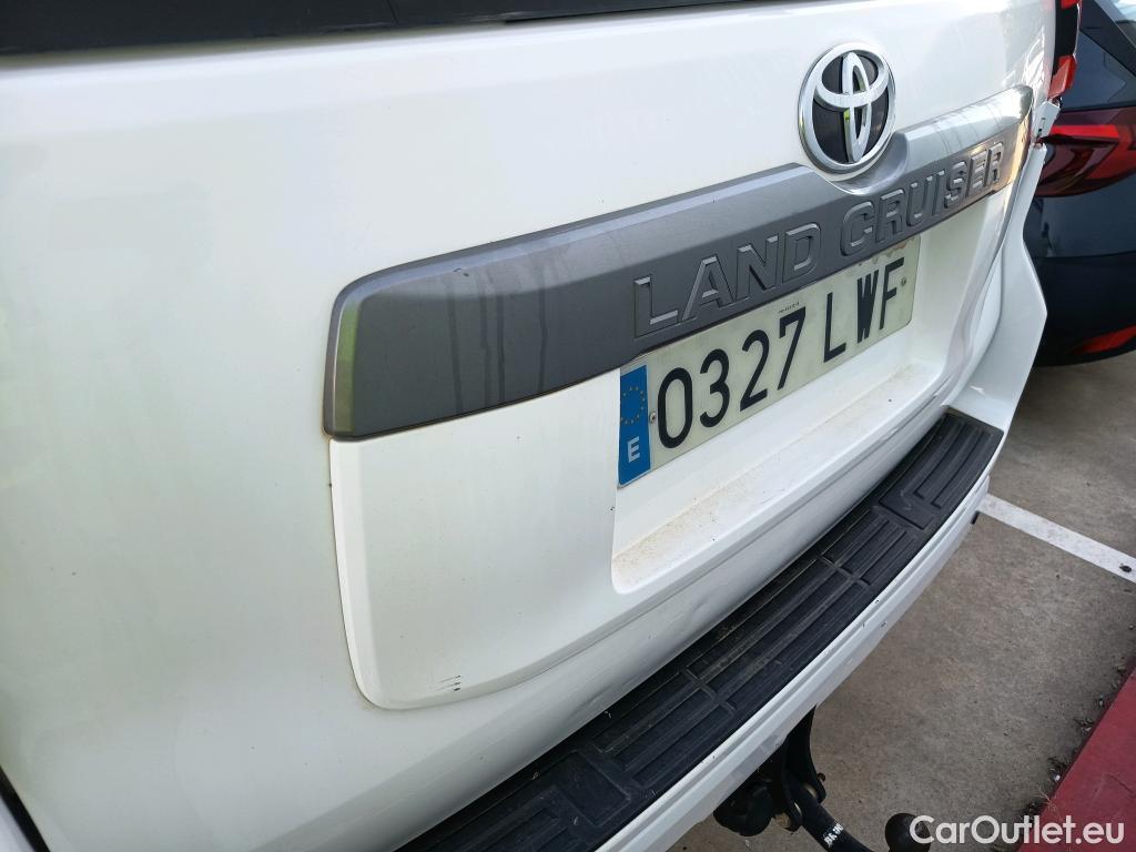  Toyota  Land Cruiser TOYOTA  / 2017 / 5P / todoterreno 2.8 D-4D GX #6