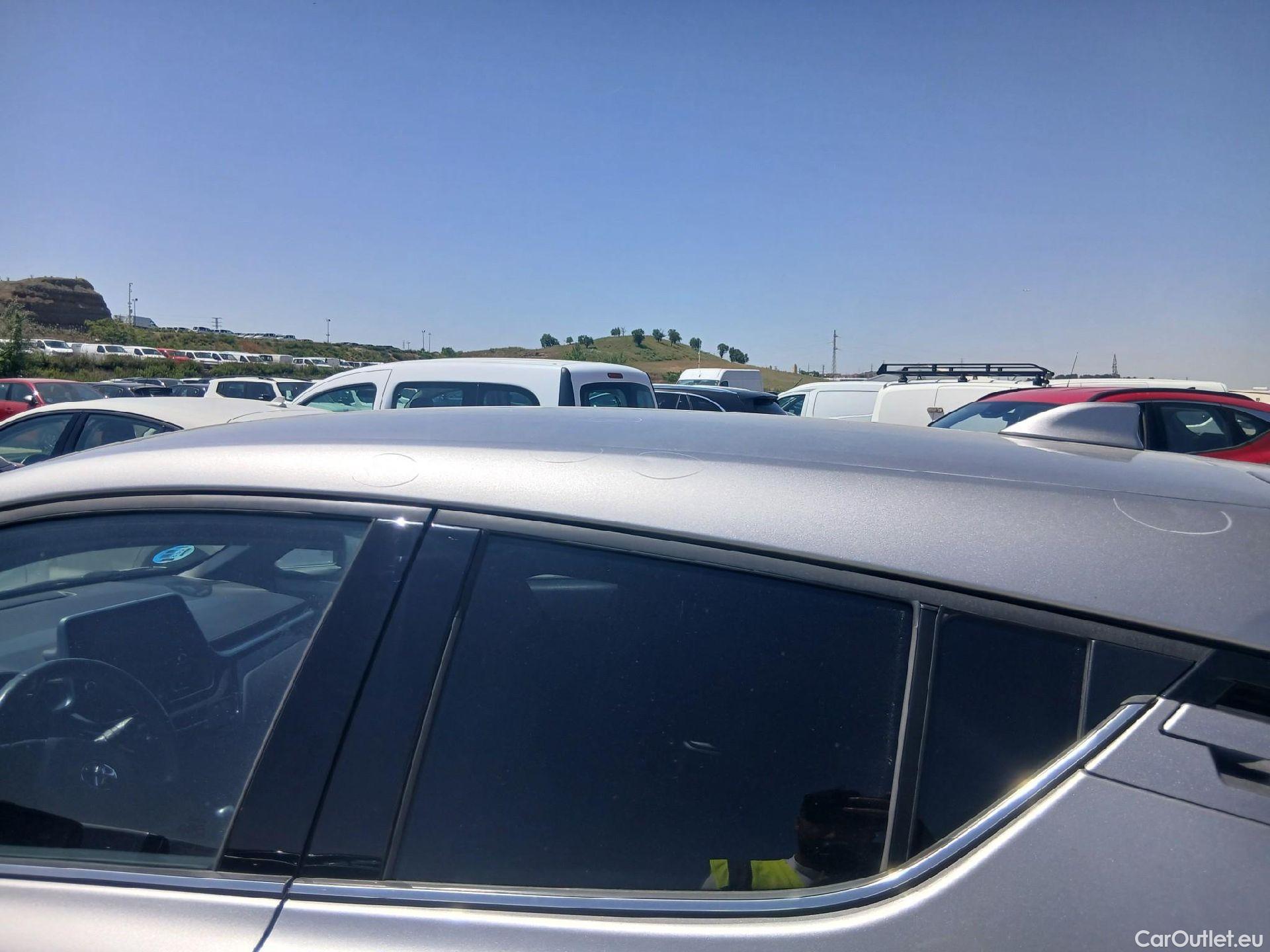  Toyota  C-HR TOYOTA  / 2019 / 5P / todoterreno 2.0 180H Advance #10
