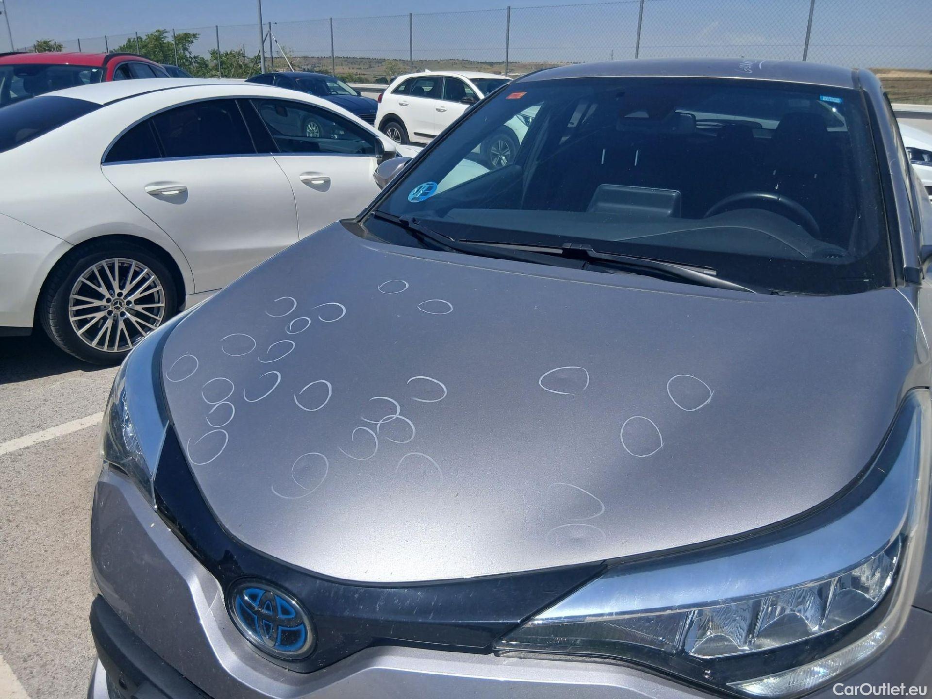  Toyota  C-HR TOYOTA  / 2019 / 5P / todoterreno 2.0 180H Advance #1