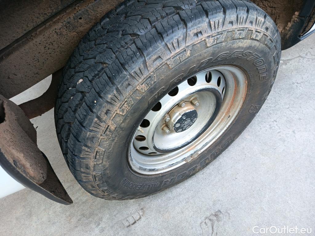  Toyota  Land Cruiser TOYOTA  / 2017 / 5P / todoterreno 2.8 D-4D GX #36