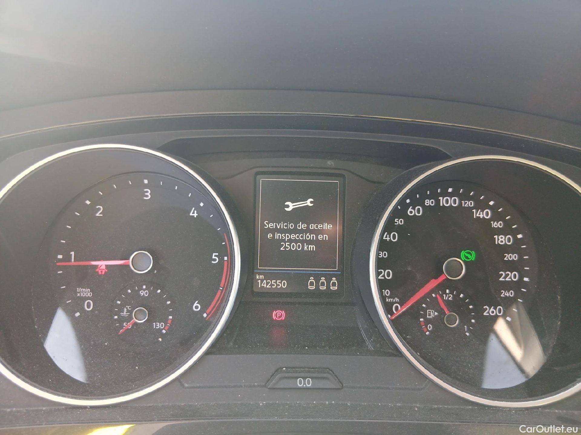  Volkswagen  Tiguan VOLKSWAGEN  / 2020 / 5P / todoterreno Life 2.0 TDI 110kW (150CV) DSG #36