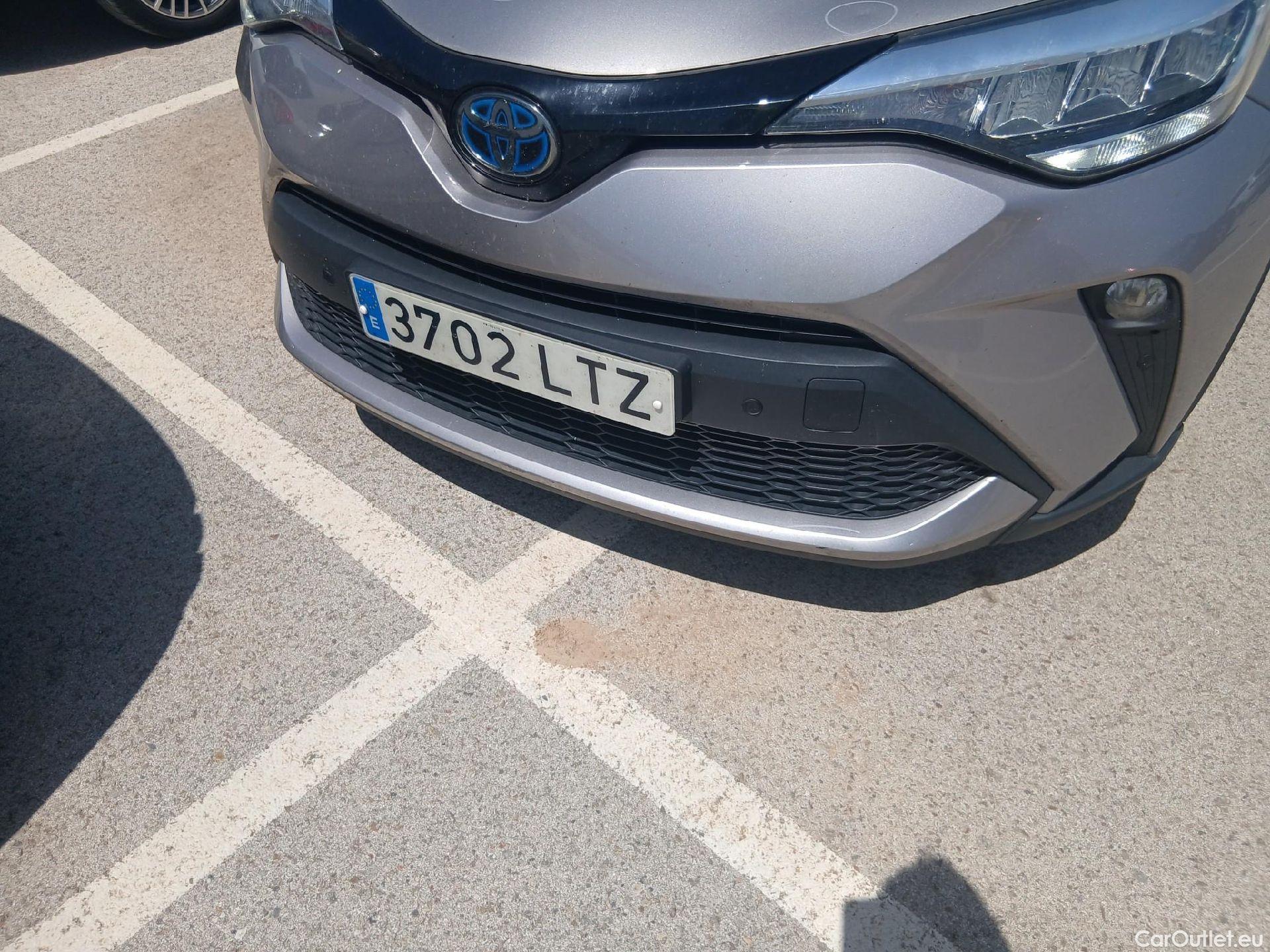  Toyota  C-HR TOYOTA  / 2019 / 5P / todoterreno 2.0 180H Advance #3
