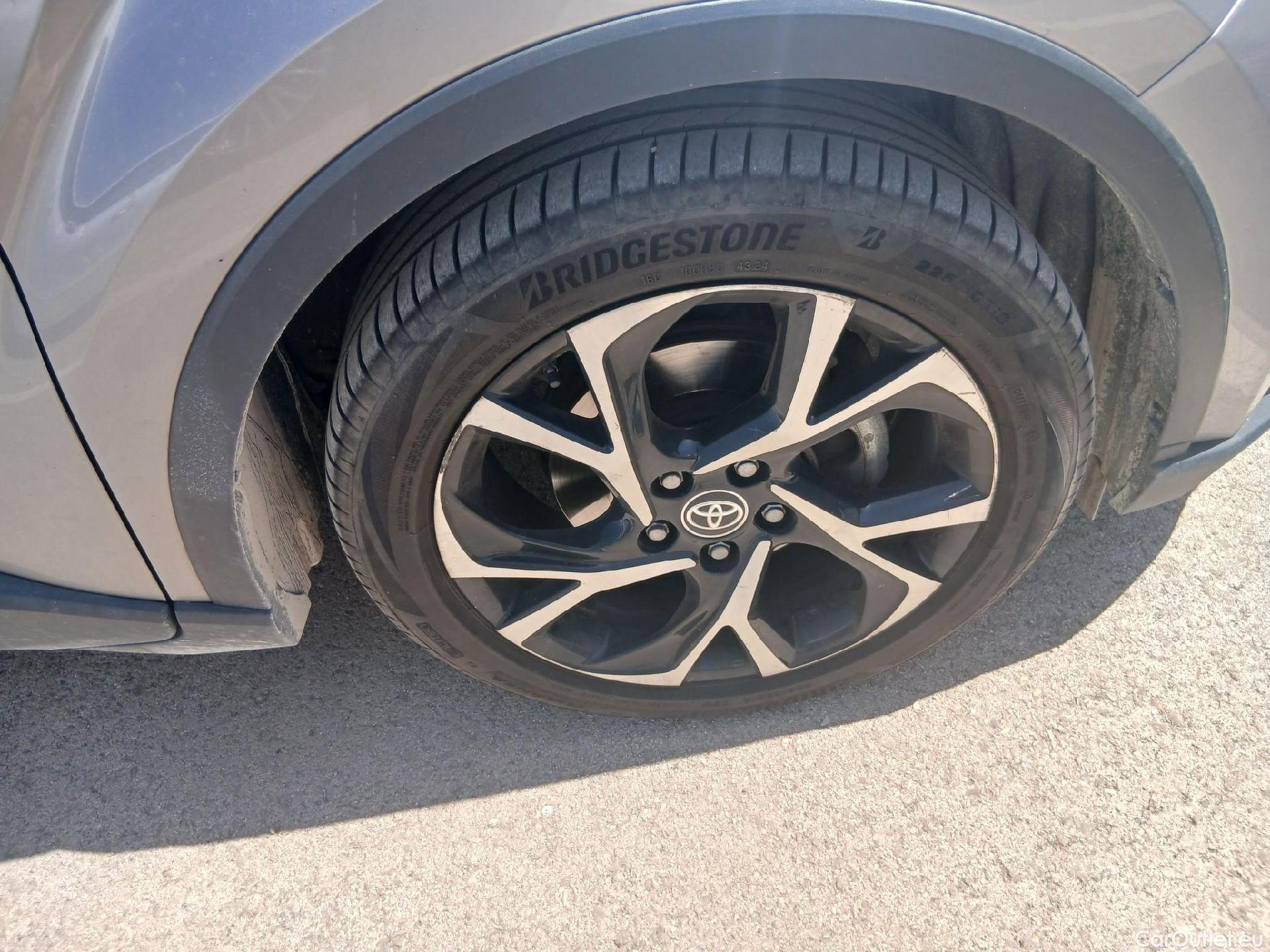  Toyota  C-HR TOYOTA  / 2019 / 5P / todoterreno 2.0 180H Advance #19