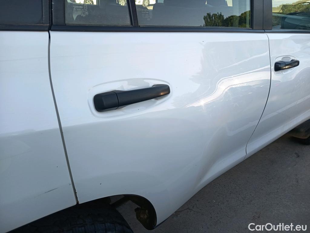  Toyota  Land Cruiser TOYOTA  / 2017 / 5P / todoterreno 2.8 D-4D GX #17