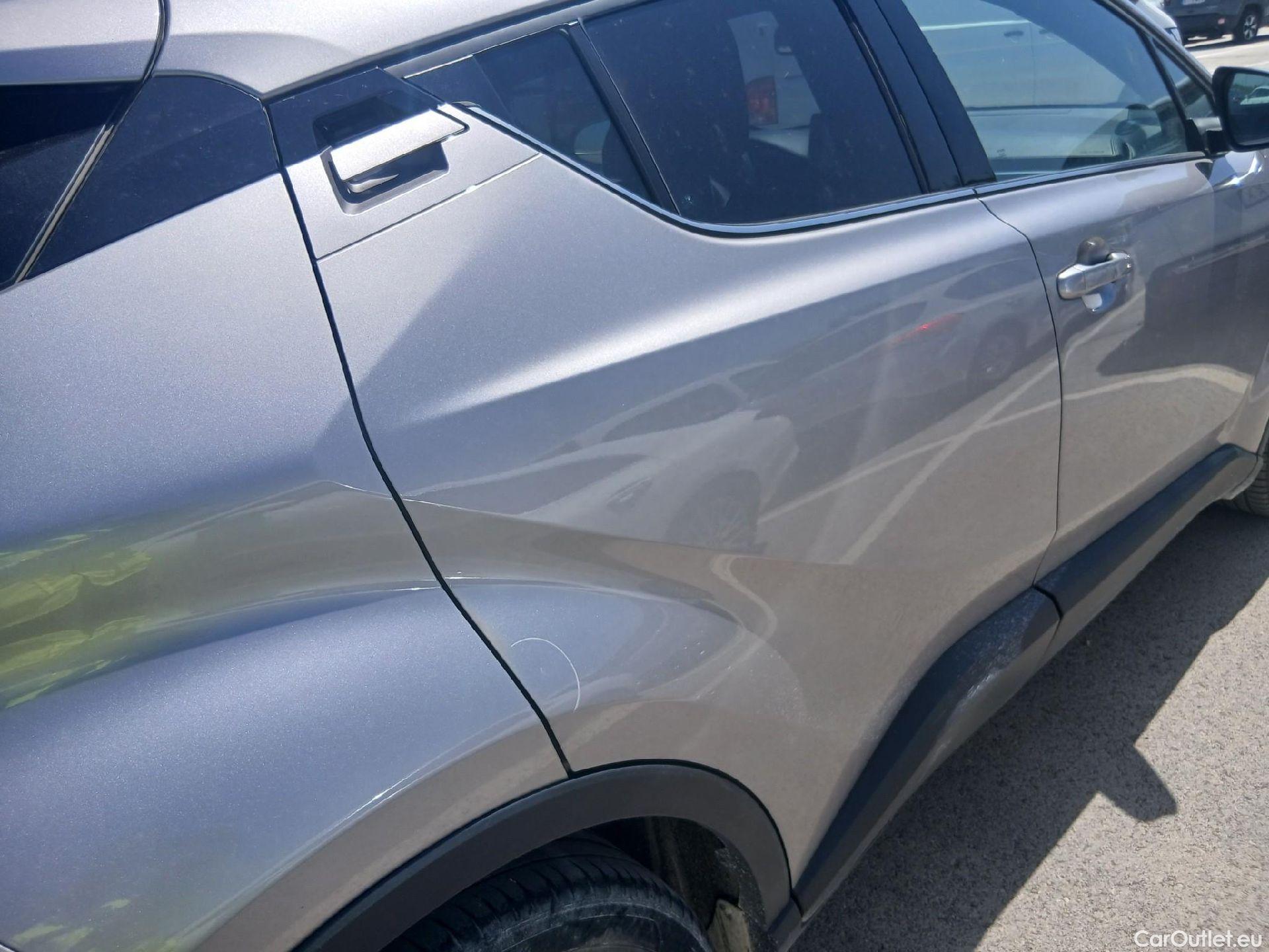  Toyota  C-HR TOYOTA  / 2019 / 5P / todoterreno 2.0 180H Advance #17