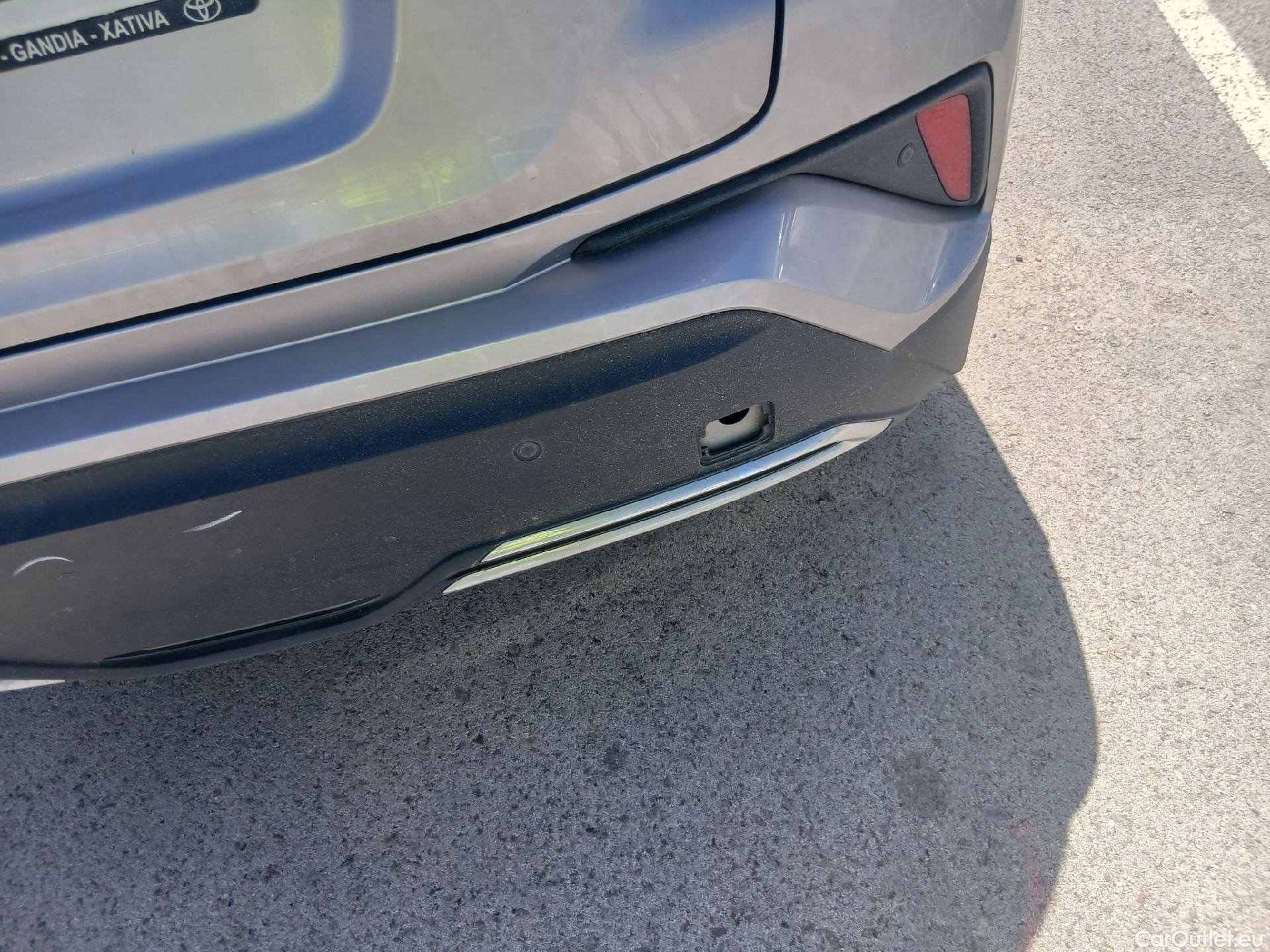  Toyota  C-HR TOYOTA  / 2019 / 5P / todoterreno 2.0 180H Advance #15