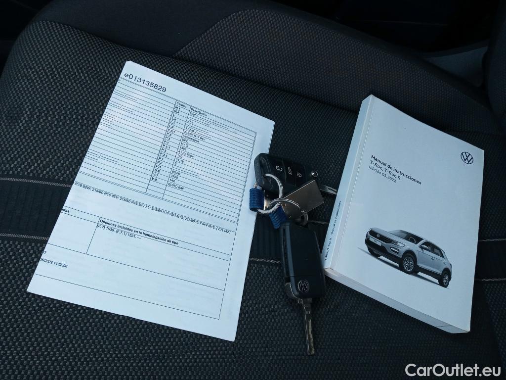  Volkswagen  T-ROC VOLKSWAGEN  / 2021 / 5P / todoterreno Life 1.5 TSI 110kW (150CV) DSG #17