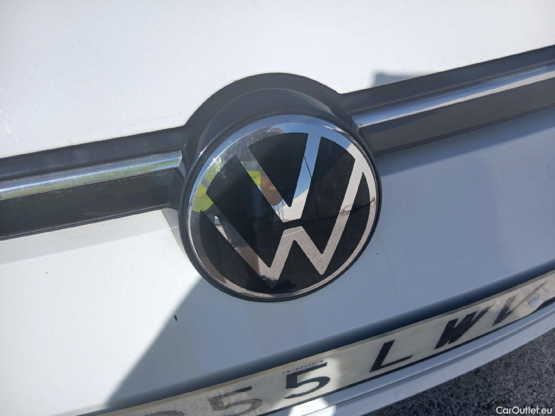  Volkswagen  Golf  VOLKSWAGEN / 2020 / 5P / berlina con portón Life 1.0 eTSI 81kW (110CV) DSG #8