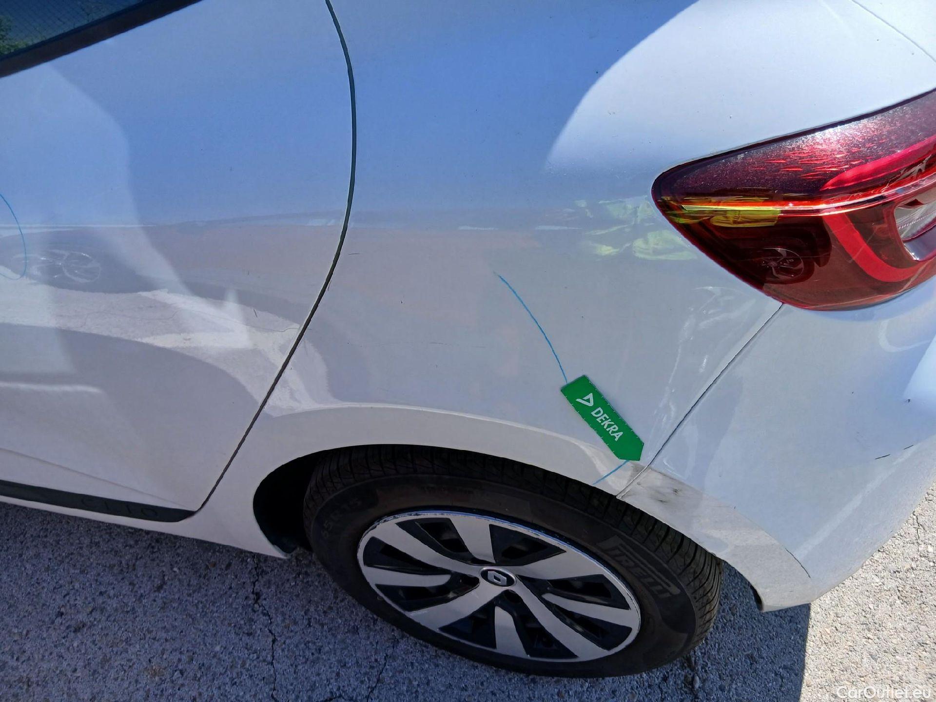  Renault  Clio RENAULT  / 2019 / 5P / berlina con portón Equilibre Blue dCi 74kW (100CV) #21